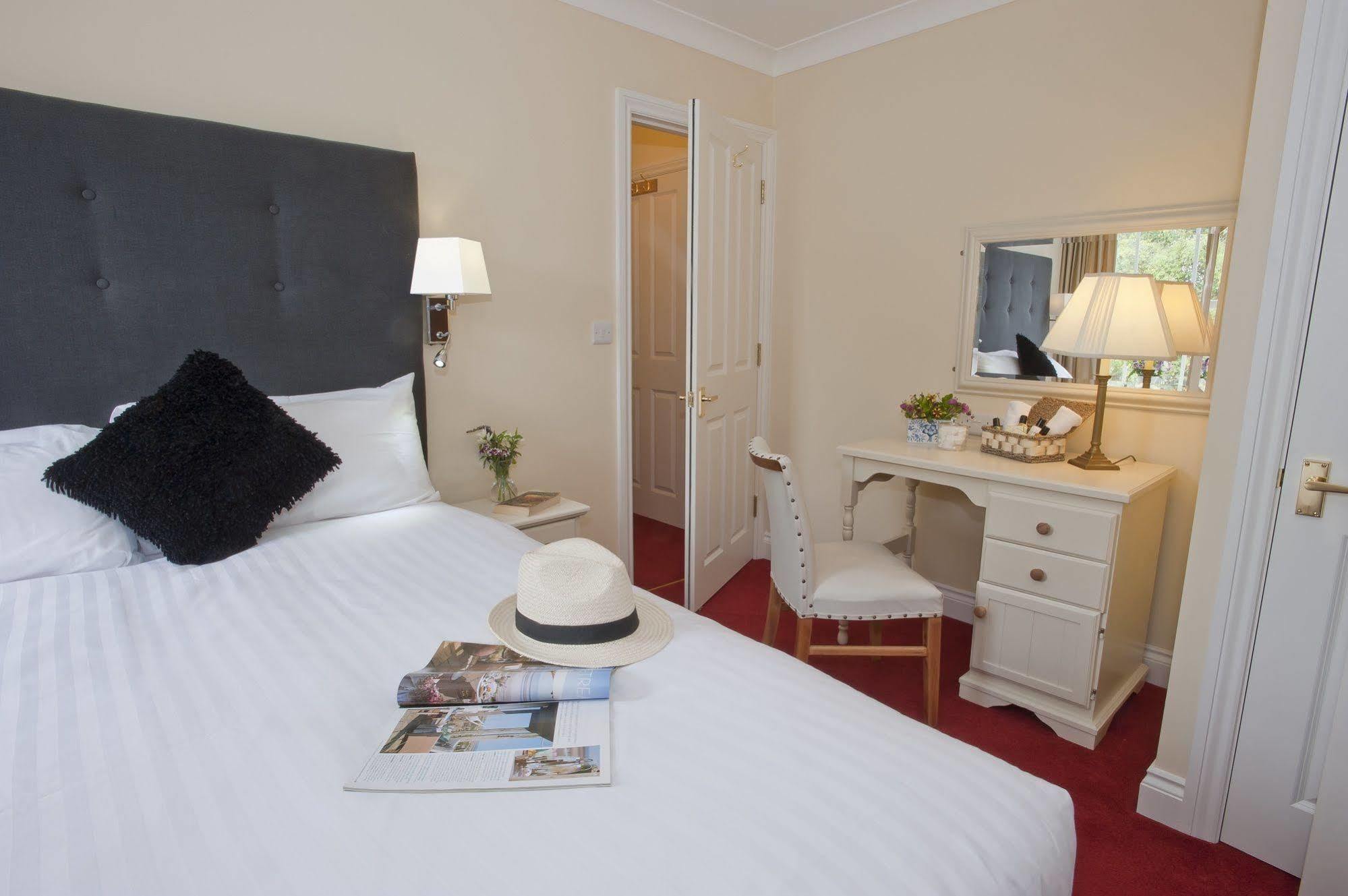 Peartree Serviced Apartments Salisbury Exterior photo