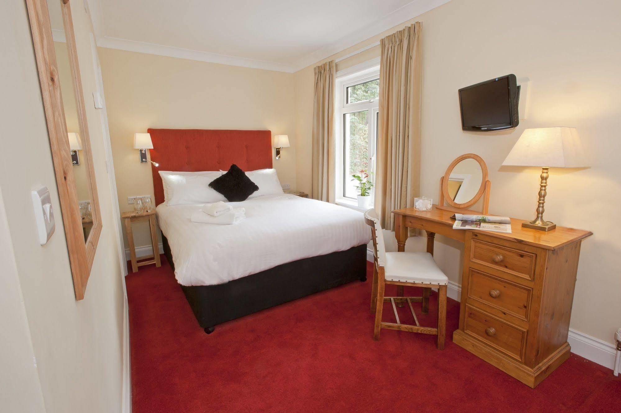 Peartree Serviced Apartments Salisbury Exterior photo