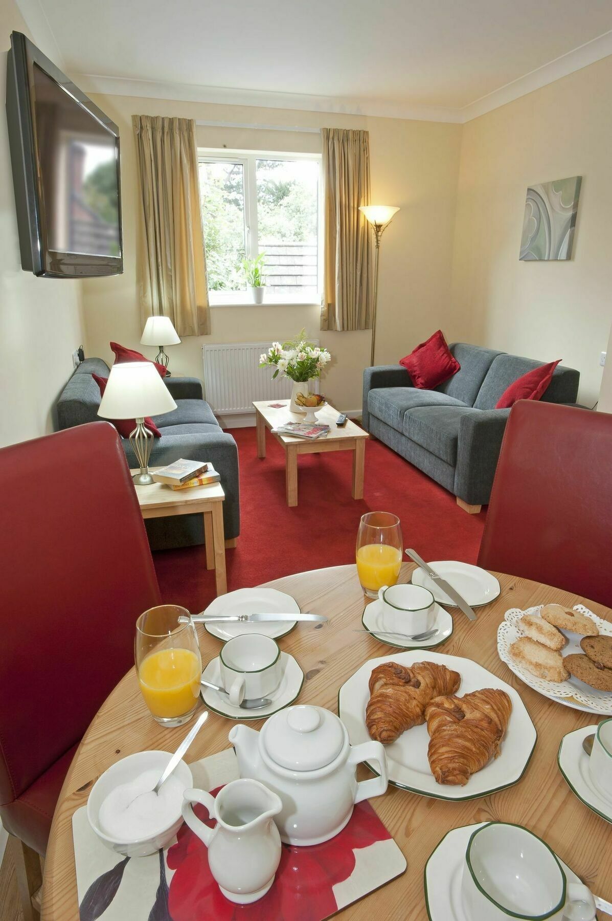 Peartree Serviced Apartments Salisbury Exterior photo